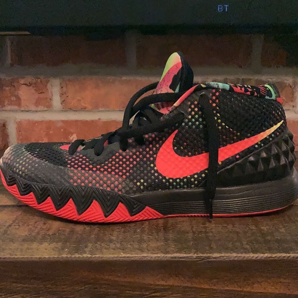 Kylie 1 Nike Sneakers - Original - size 10.5 NEVER WORN
